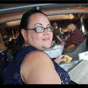 Meet your Posher, Myrna